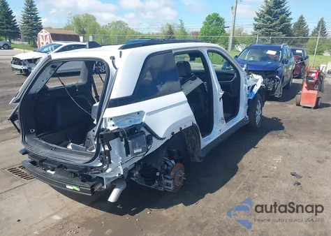 2025 Jeep Grand Cherokee Limited 4X4 z USA, uszkodzony, nr VIN 1C4RJHBGXSC273106